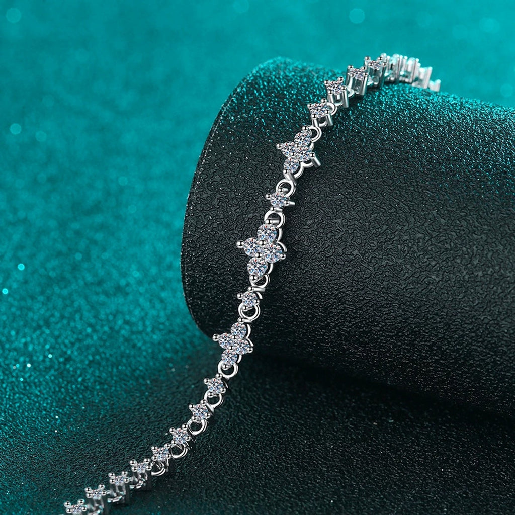 Four-Leaf Clover Moissanite Tennis Bracelet in Rhodium-Plated S925 sterling silver close-up bracelet detail view showing clasp and motif