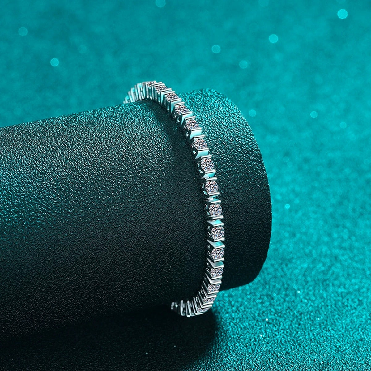 Classic Round Moissanite Tennis Bracelet in Rhodium-Plated S925 sterling silver close-up bracelet detail view showing clasp and motif