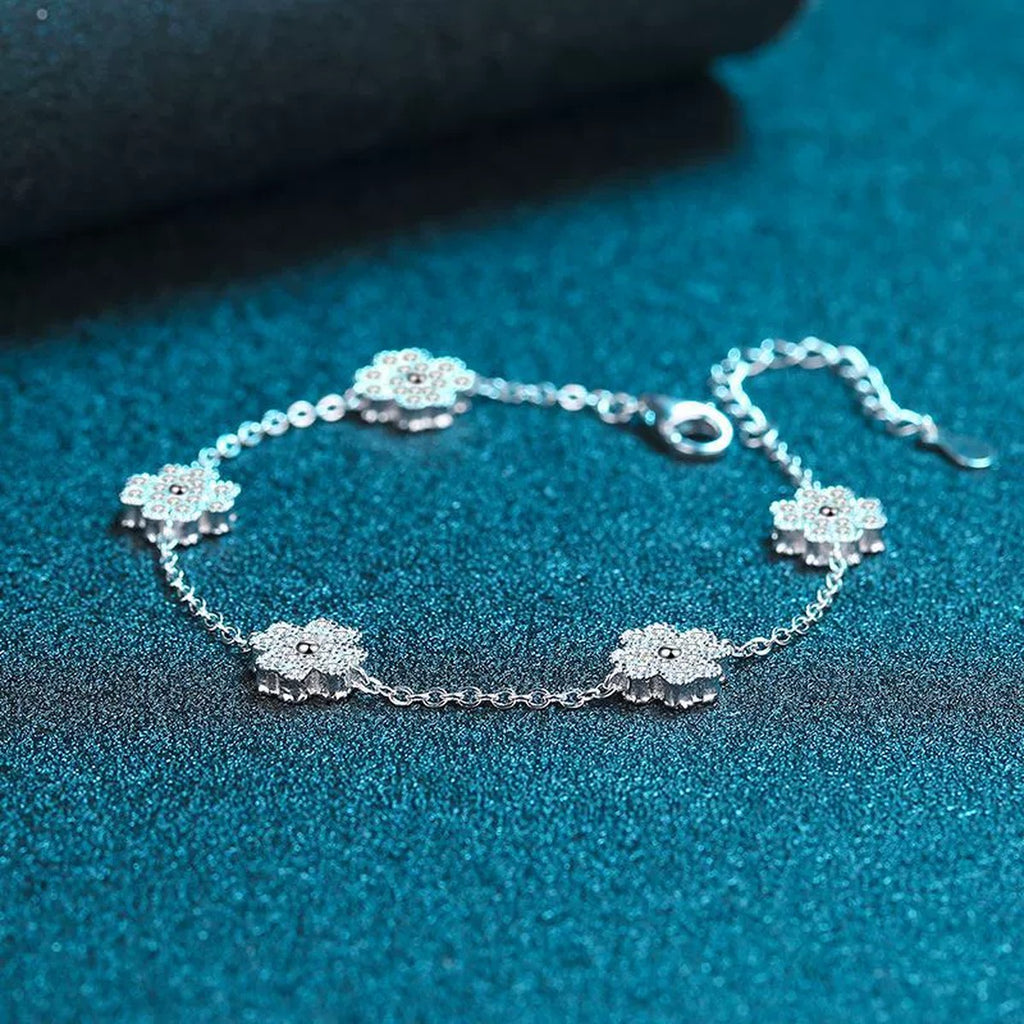 Clover Moissanite Adjustable Bracelet in Rhodium-Plated S925 sterling silver styled product scene showing stone sparkle and chain detail