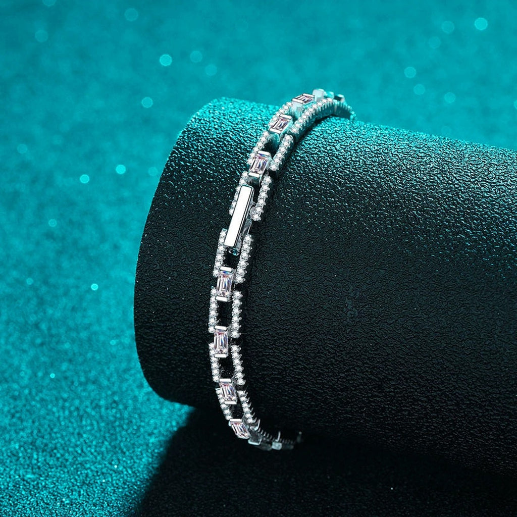 Emerald and Round Moissanite Tennis Bracelet in Rhodium-Plated S925 sterling silver close-up bracelet detail view showing clasp and motif