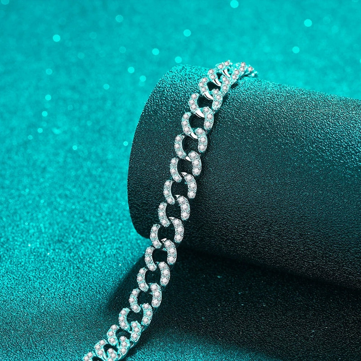 Cuban Chain Moissanite Bracelet in Rhodium-Plated S925 sterling silver close-up bracelet detail view showing clasp and motif