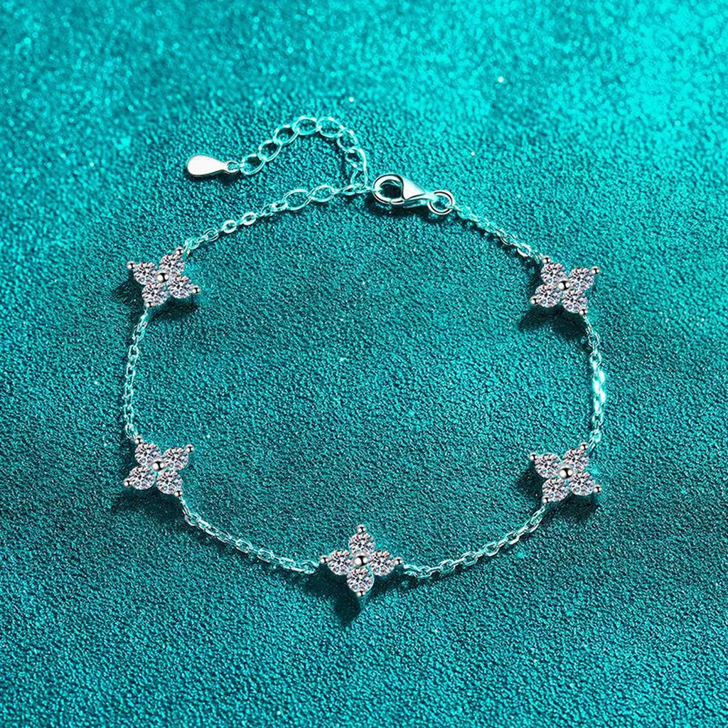 Clover Moissanite Adjustable Bracelet in Rhodium-Plated S925 sterling silver styled product scene showing stone sparkle and chain detail