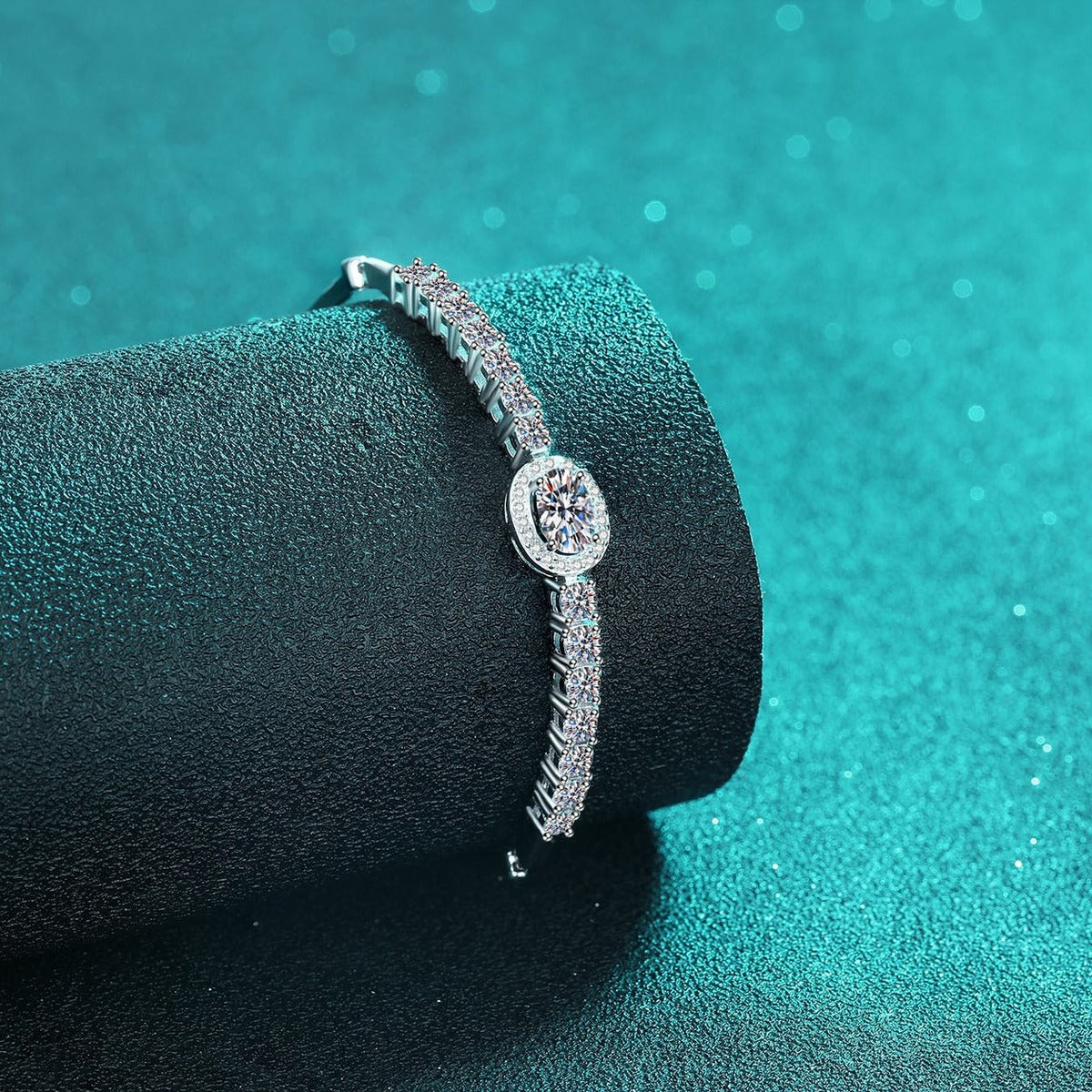 Oval and Round Moissanite Tennis Bracelet with CZ in Rhodium-Plated S925 sterling silver close-up bracelet detail view showing clasp and motif