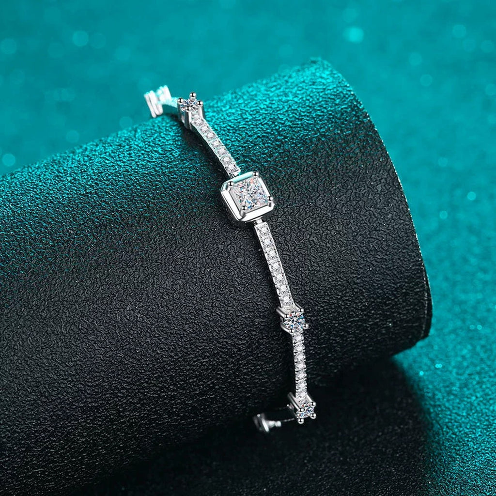Princess and Round Moissanite Tennis Bracelet in Rhodium-Plated S925 sterling silver close-up bracelet detail view showing clasp and motif