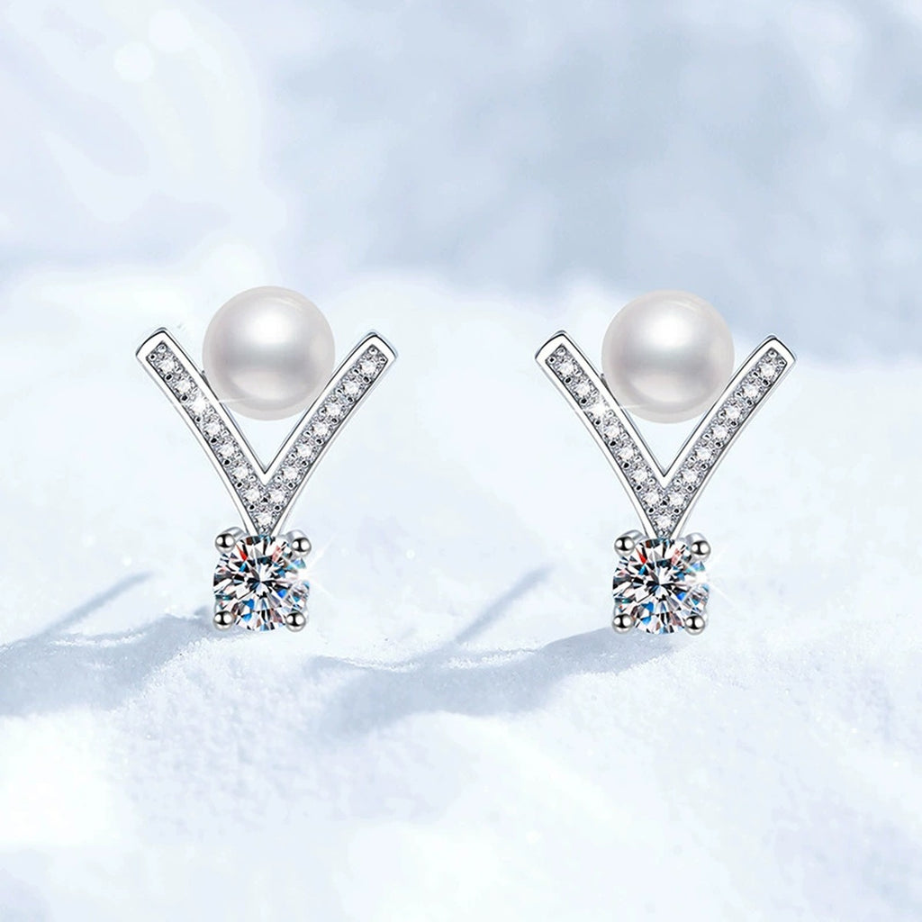 V-Shaped Pearl Moissanite Stud Earrings with CZ in White Gold-Plated S925 Sterling Silver close-up product detail view