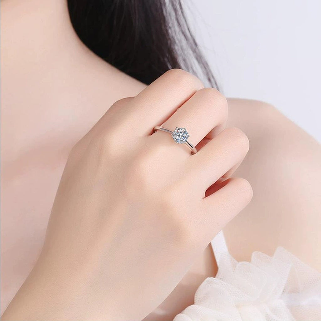 Round Moissanite Ring in White Gold-Plated S925 Sterling Silver worn by model