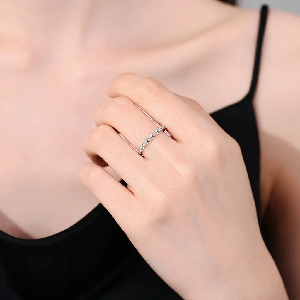 Twisted Moissanite Band Ring worn on hand by model