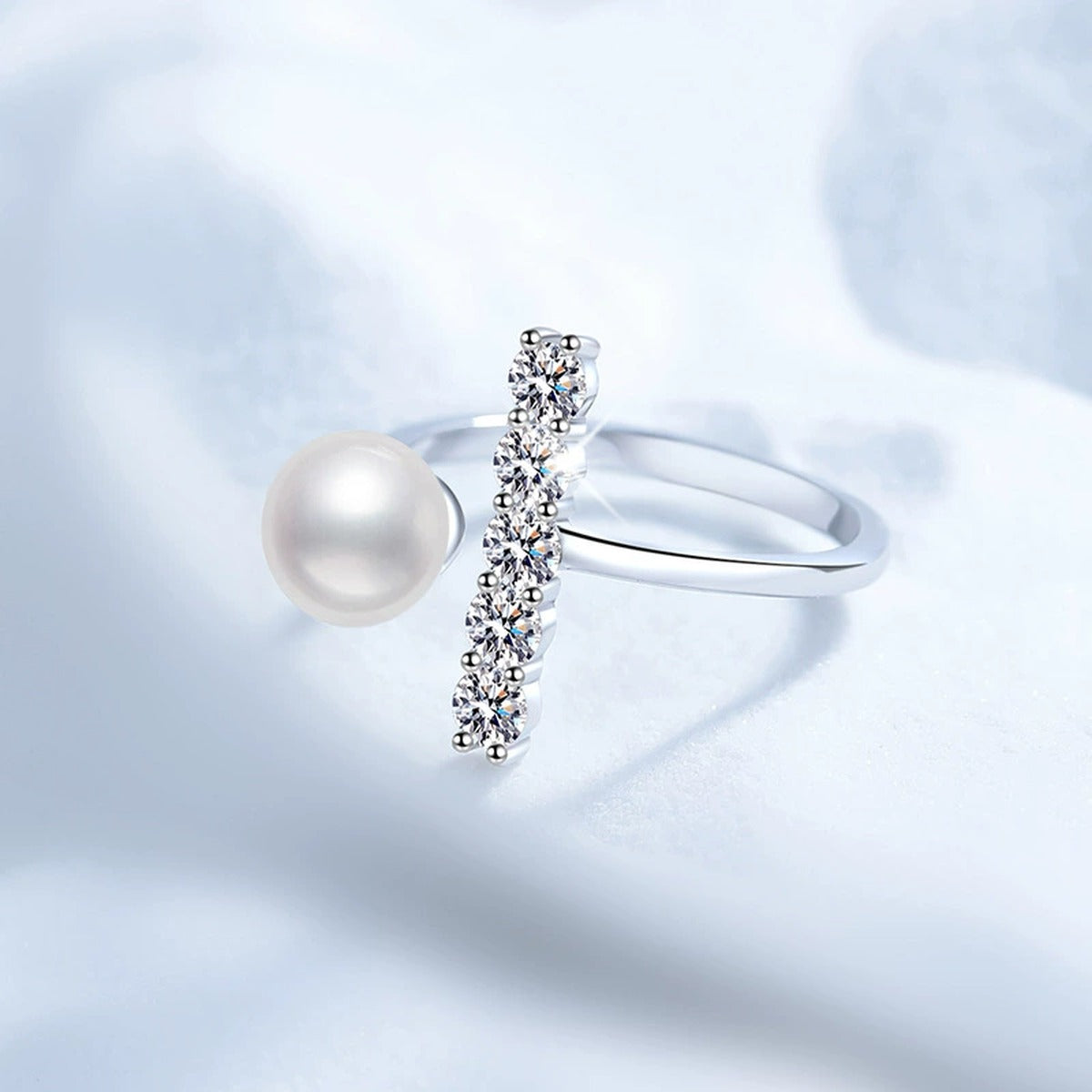Pearl and Moissanite Adjustable Ring in White Gold-Plated S925 Sterling Silver product detail view