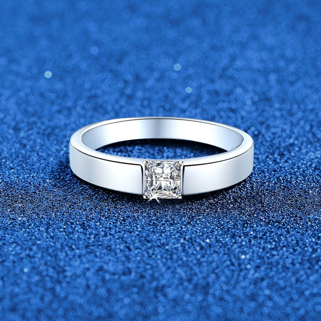 Round Moissanite Band Ring in White Gold-Plated S925 Sterling Silver product detail view