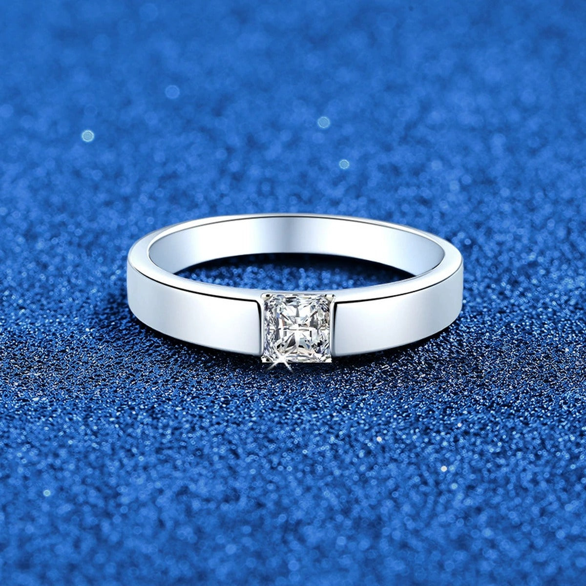 Round Moissanite Band Ring in White Gold-Plated S925 Sterling Silver product detail view
