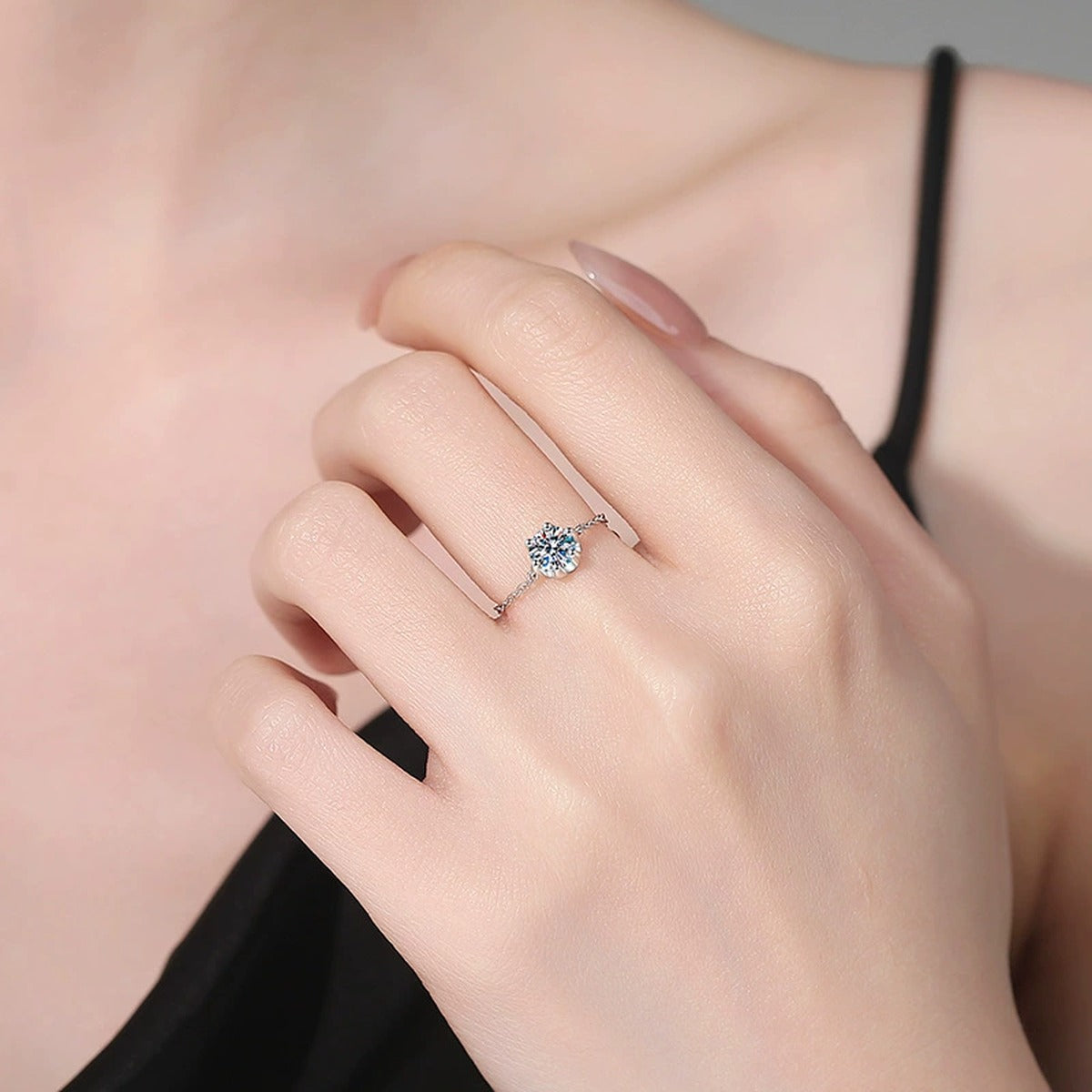 Adjustable Chain Moissanite Ring in White Gold-Plated S925 Sterling Silver worn by model