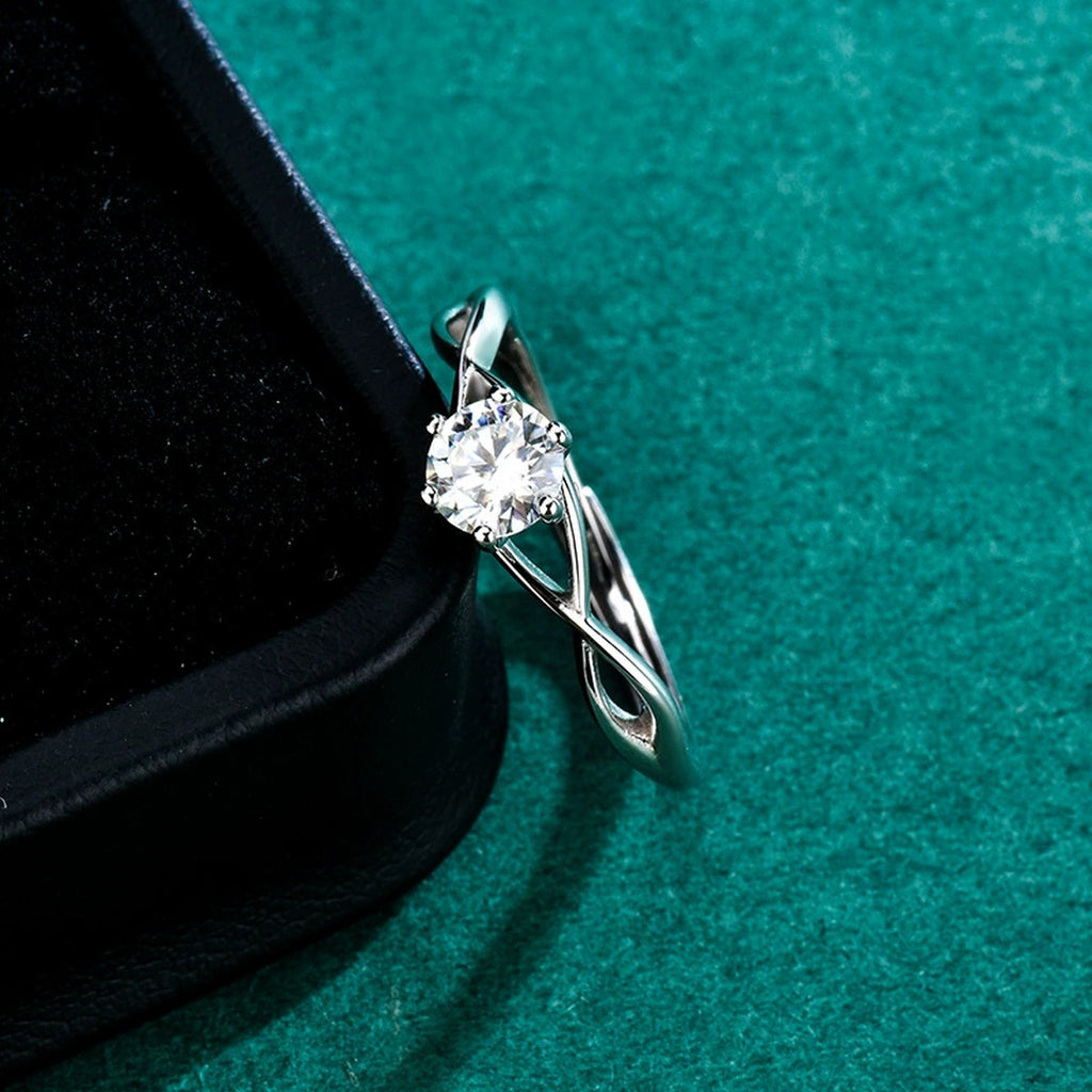Twist Round Moissanite Adjustable Ring detailed product photo showing ring shape and stone setting