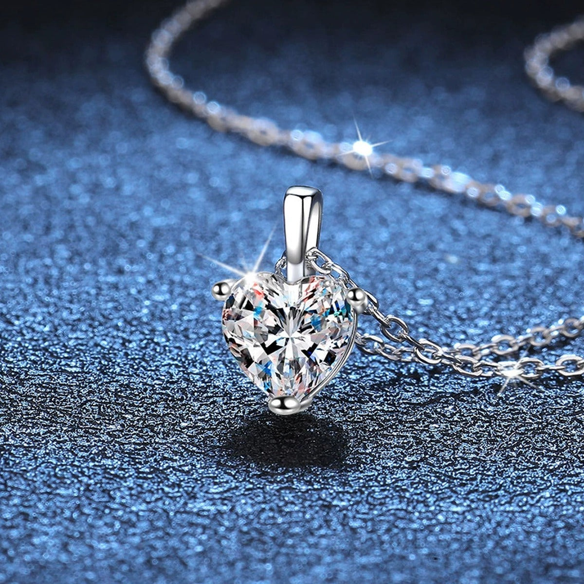 heart moissanite pendant necklace product view