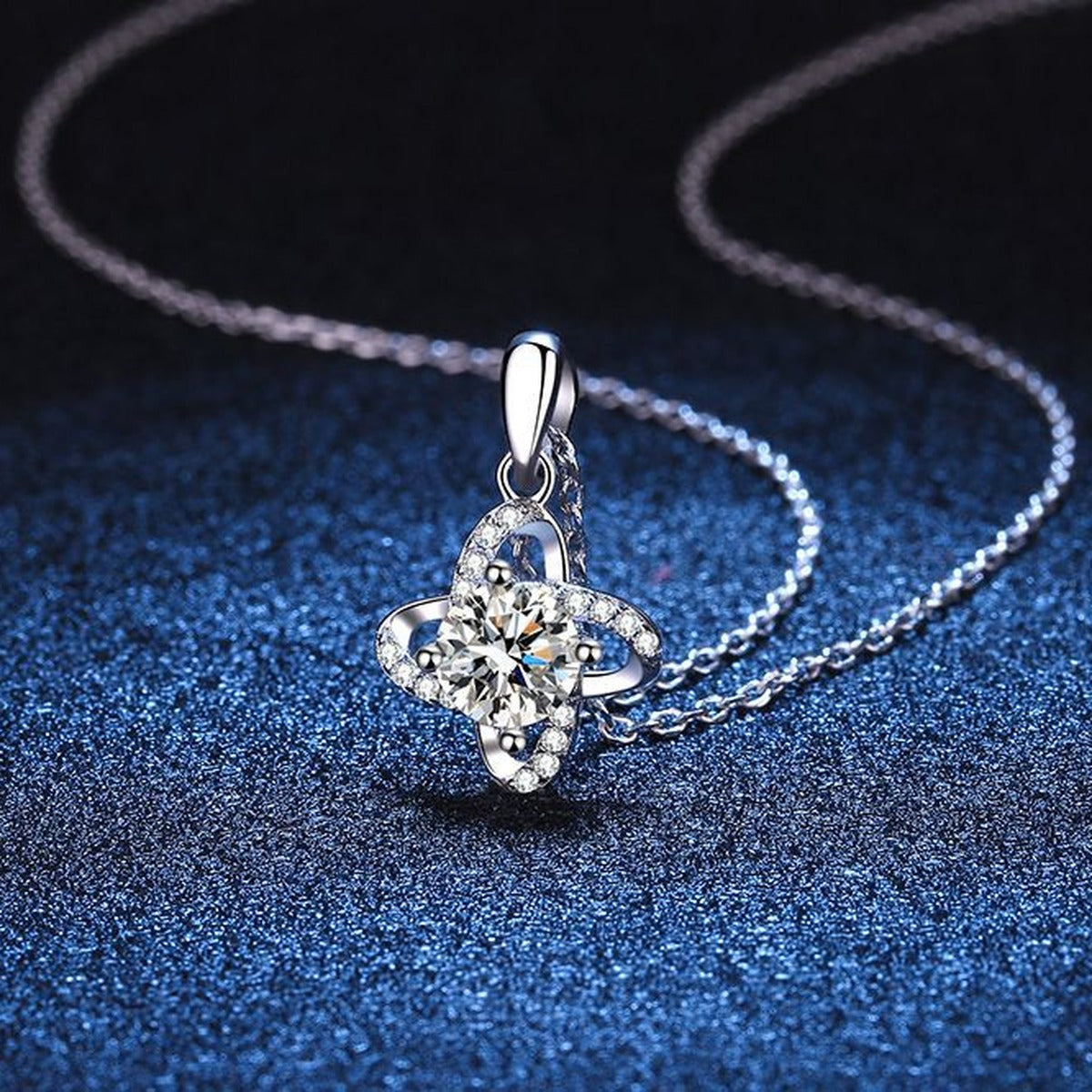 clover moissanite pendant necklace detail view
