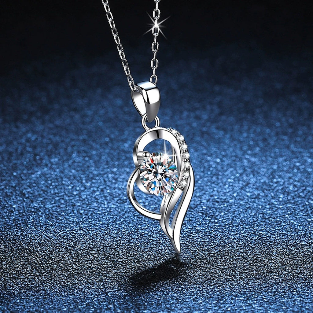 swirl round moissanite pendant necklace detail view