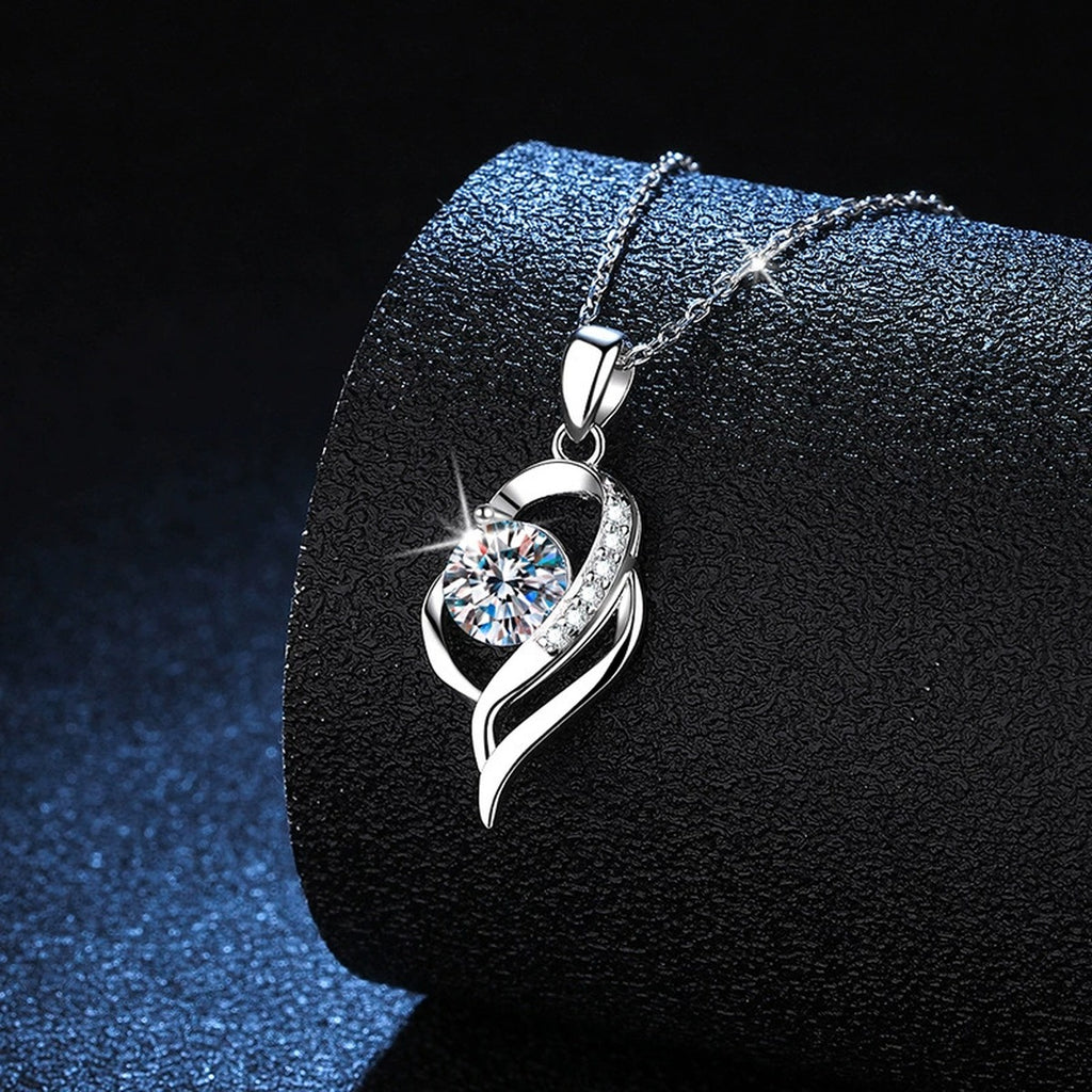 swirl round moissanite pendant necklace detail view