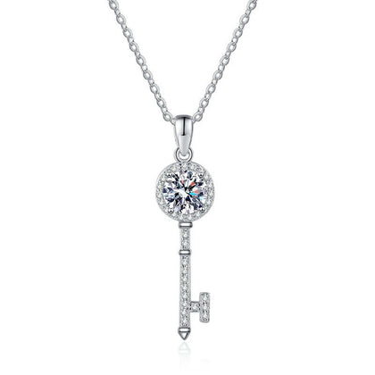 key round moissanite pendant necklace on white background product view