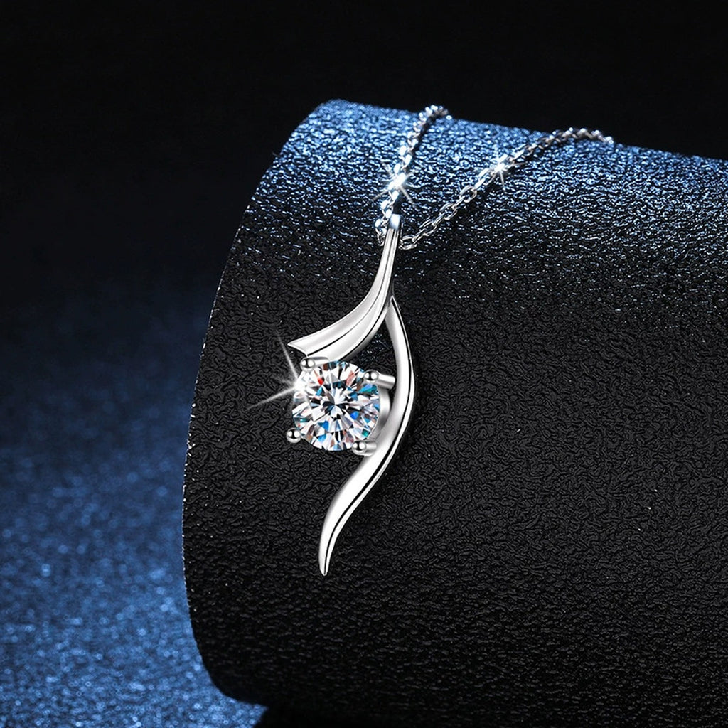 swirl round moissanite pendant necklace in platinum-plated S925 sterling silver close-up detail view