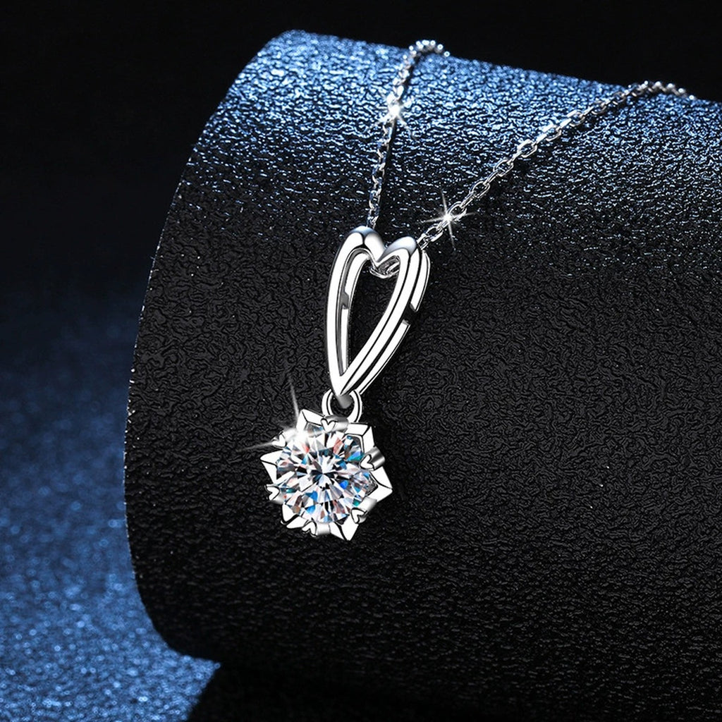 heart bail round moissanite pendant necklace in platinum-plated S925 sterling silver close-up detail view
