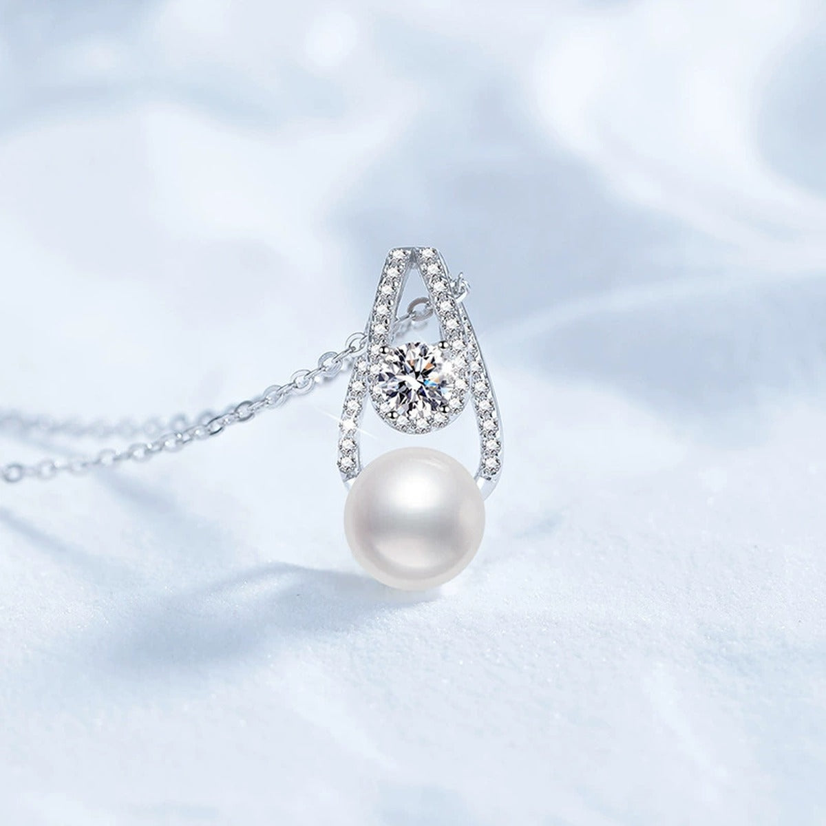 Moissanite Pearl Pendant Necklace with Cubic Zirconia in White Gold-Plated S925 Sterling Silver close-up product detail view