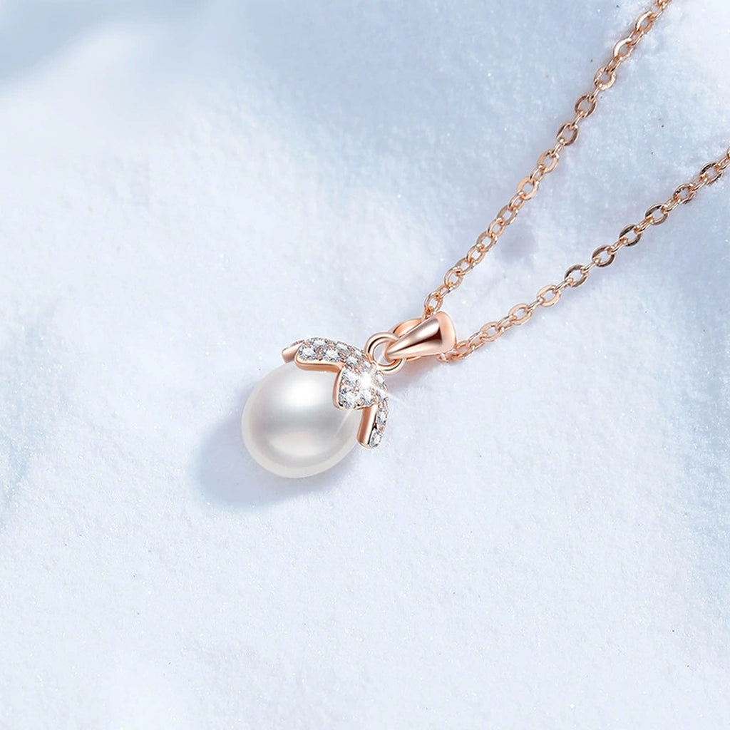 Freshwater Pearl Pendant Necklace with Cubic Zirconia in Gold-Plated S925 Sterling Silver close-up product detail view