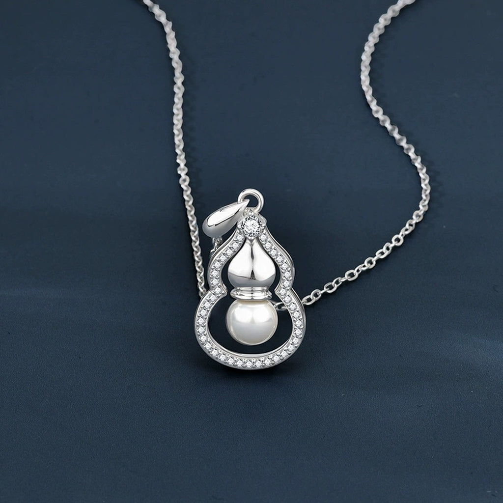 Pearl Gourd Round Moissanite Necklace with CZ in Gold-Plated S925 sterling silver close-up product scene showing stone setting