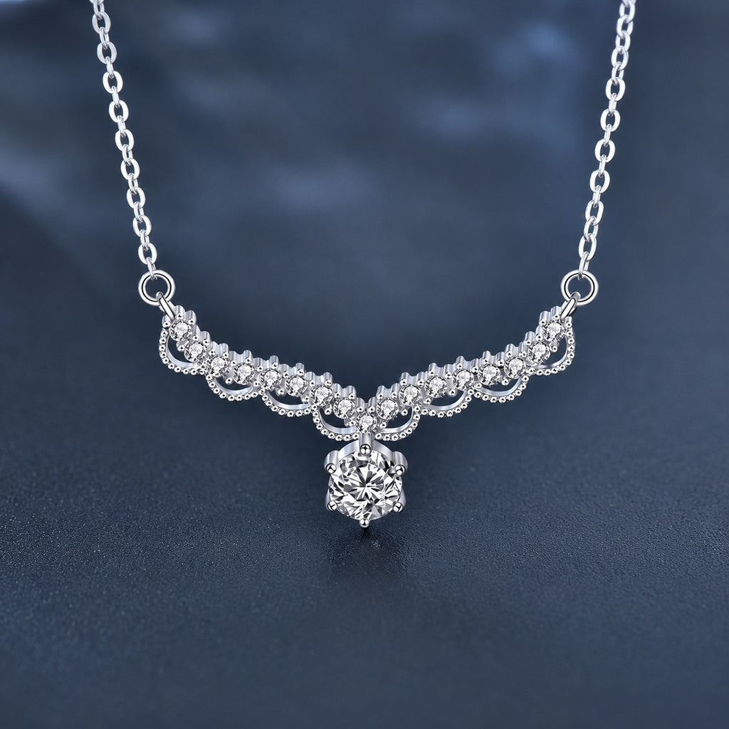 Antler Round Moissanite Necklace with CZ in White Gold-Plated S925 sterling silver close-up product scene showing pendant setting