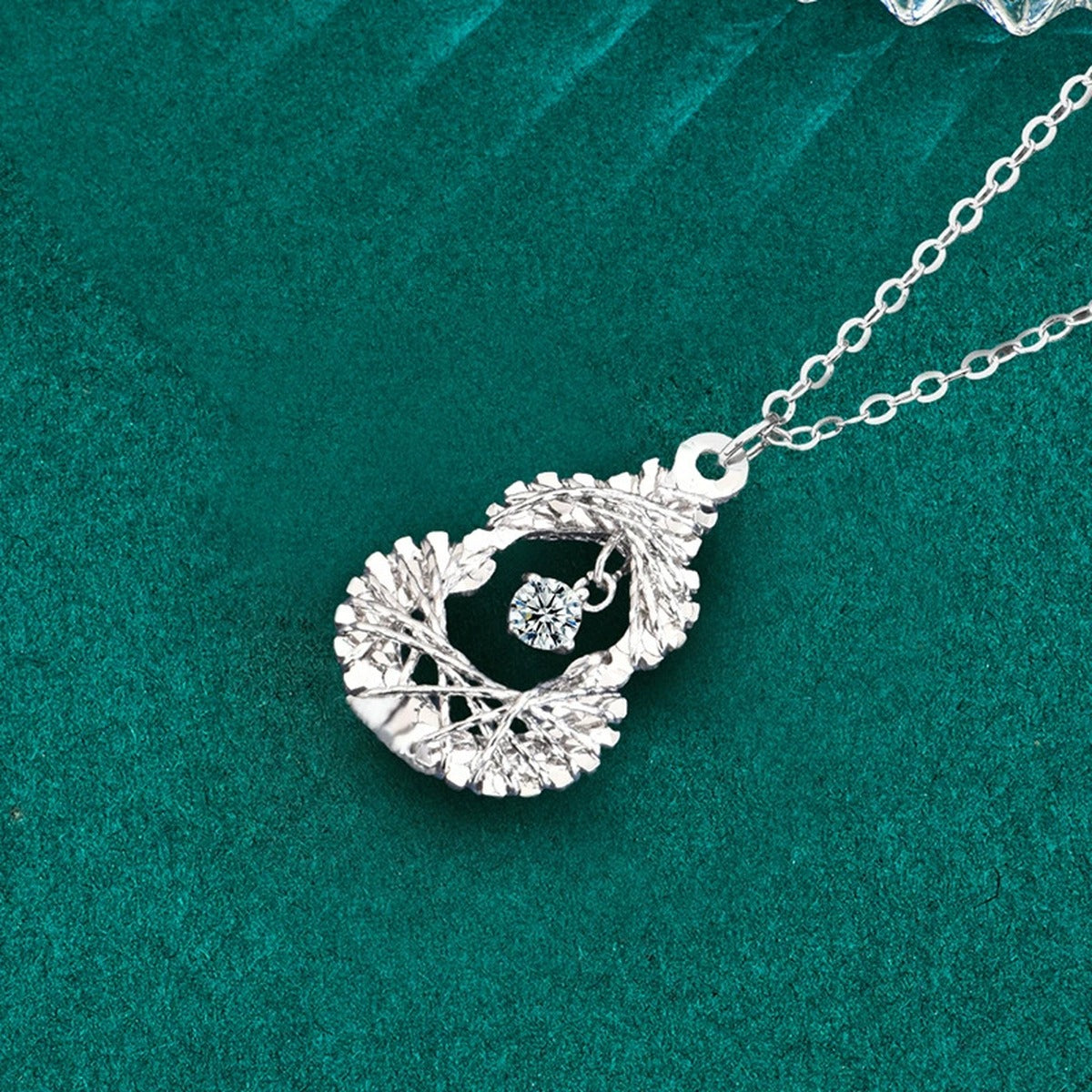 Gourd Round Moissanite Necklace in Gold-Plated S925 sterling silver close-up product scene showing stone setting