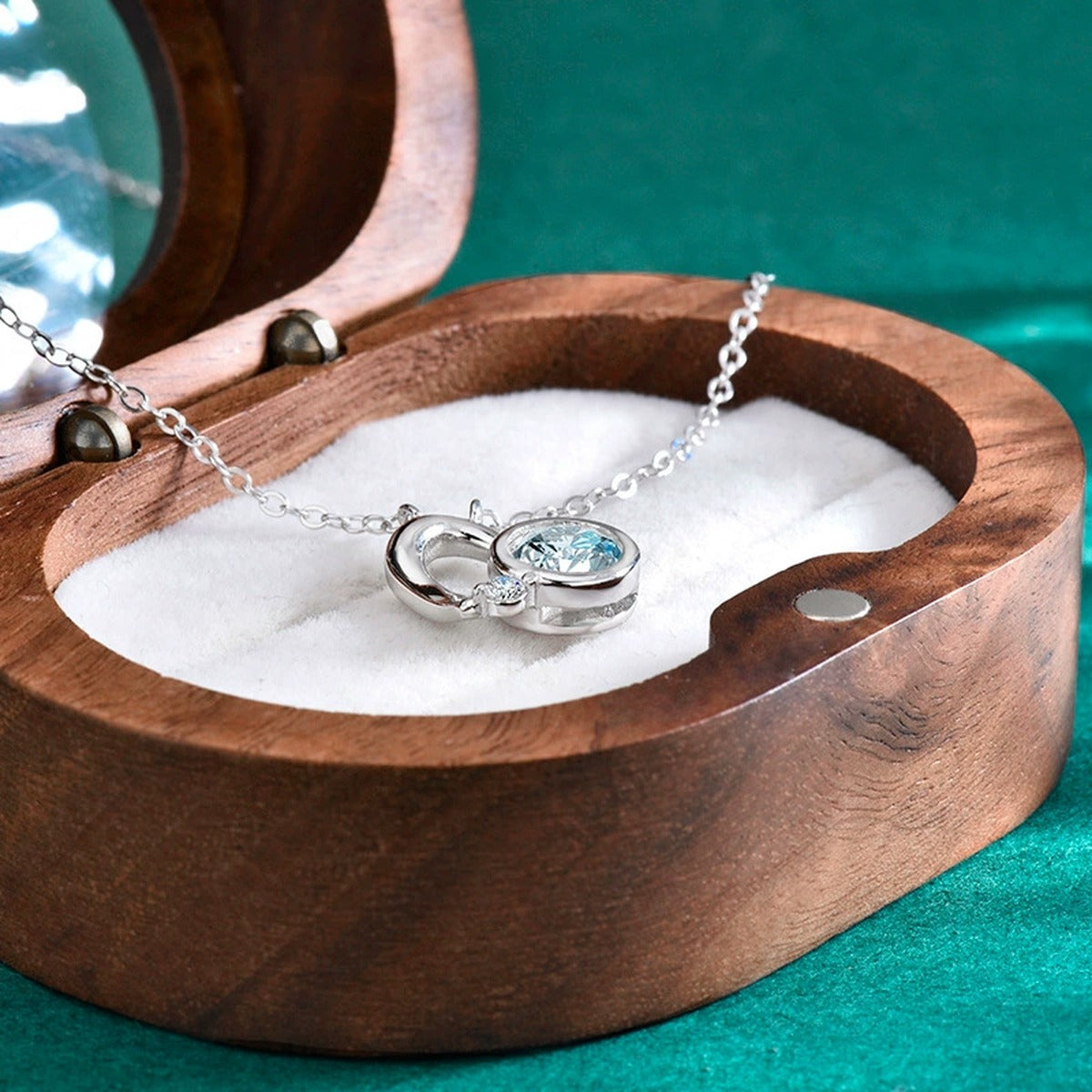 Beaded Heart Round Moissanite Necklace in Gold-Plated S925 sterling silver display scene showing chain and stone layout