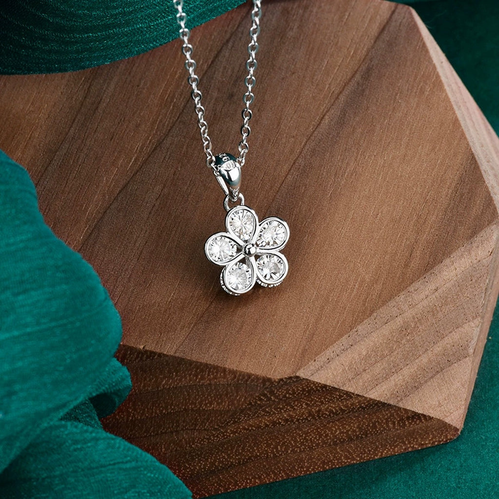 Five-Petal Flower Round Moissanite Necklace in Gold-Plated S925 sterling silver display scene showing chain and stone layout