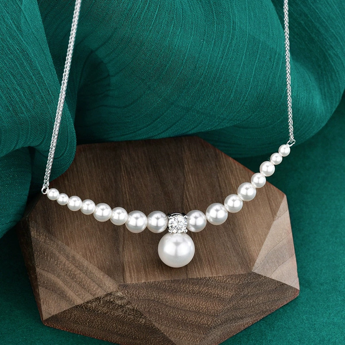 Graduated Pearl Round Moissanite Collar Necklace in Gold-Plated S925 sterling silver additional product styling view