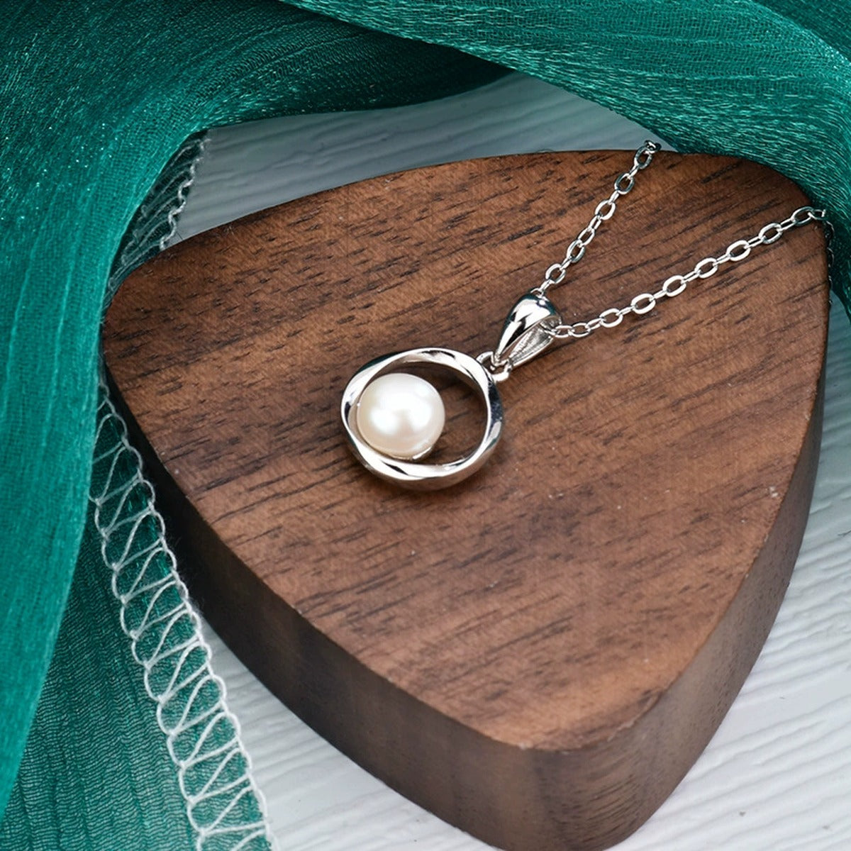 Circle Freshwater Pearl Necklace in White Gold-Plated S925 sterling silver angled product detail view