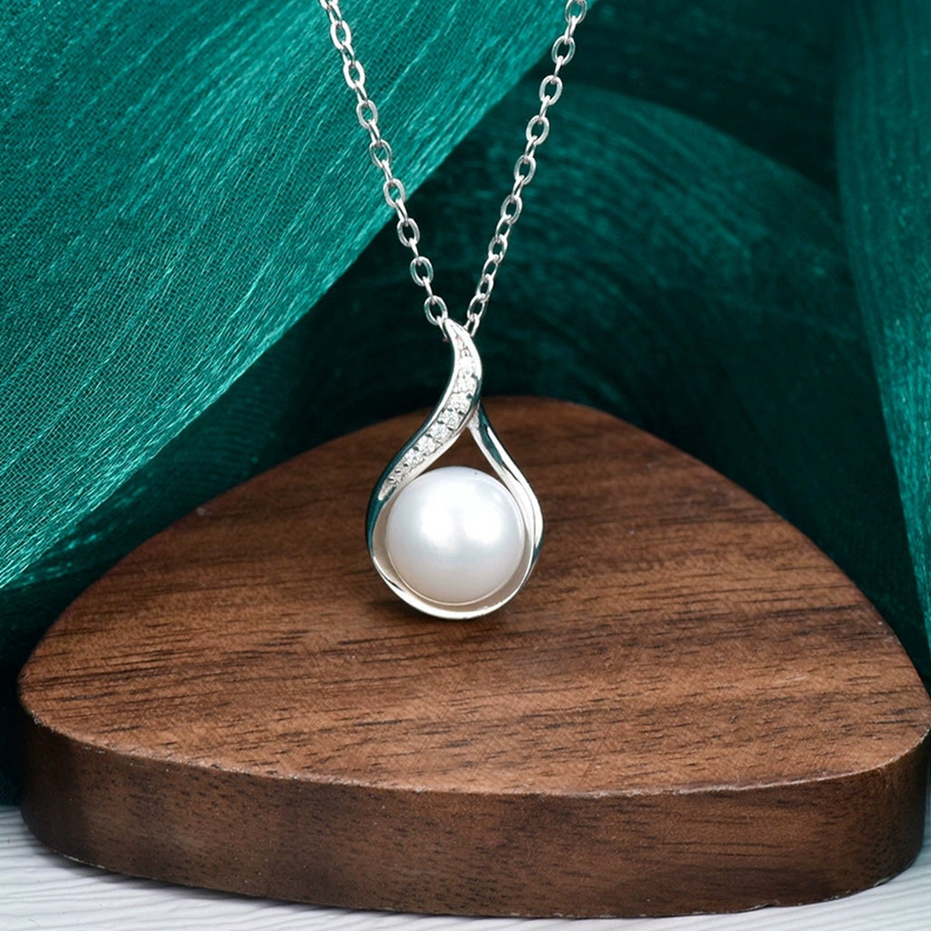 Teardrop Pearl Round Moissanite Necklace in White Gold-Plated S925 sterling silver display scene showing chain and stone layout