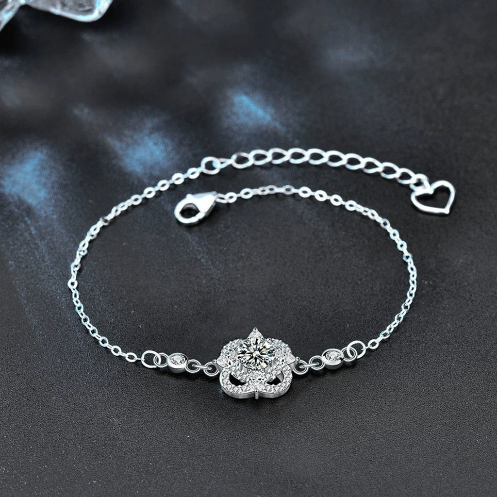 Four-Leaf Clover Round Moissanite Adjustable Bracelet with CZ in White Gold-Plated S925 Sterling Silver product detail view showing the moissanite setting, chain, and polished finish