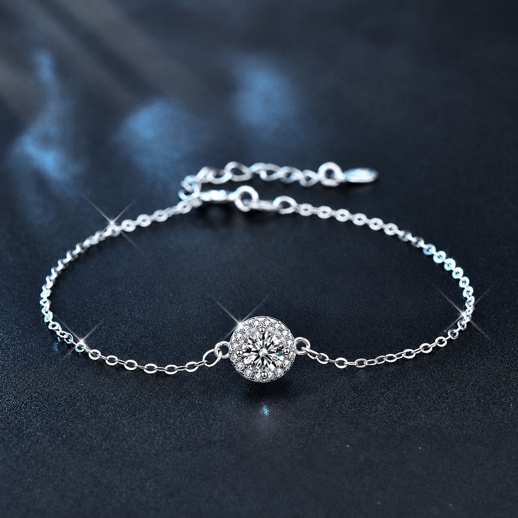 Round Halo Moissanite Adjustable Bracelet in White Gold-Plated S925 Sterling Silver product detail view showing the moissanite setting, chain, and polished finish