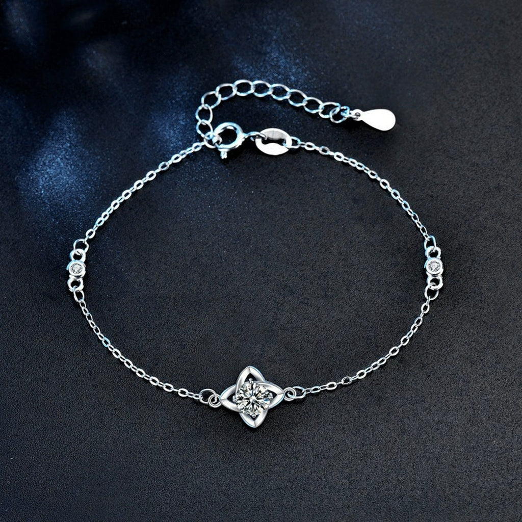 Four-Leaf Clover Round Moissanite Adjustable Bracelet with CZ in White Gold-Plated S925 Sterling Silver product detail view showing the moissanite setting, chain, and polished finish