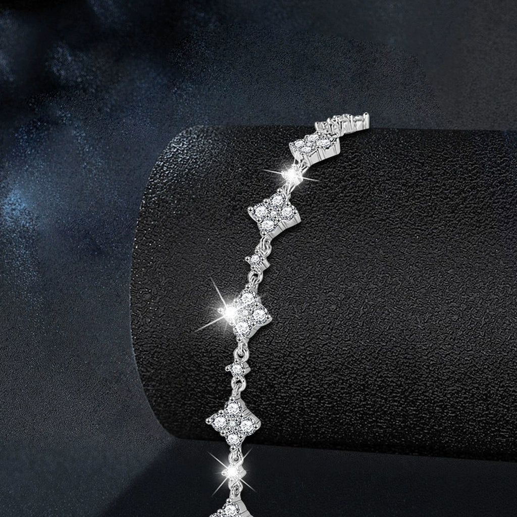 Clover Round Moissanite Charm Bracelet with CZ in Gold-Plated S925 sterling silver close-up bracelet detail view showing clasp and motif