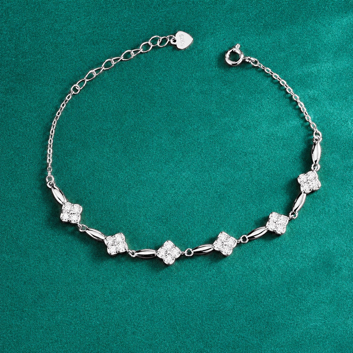 Five-Clover Round Moissanite Charm Bracelet in Gold-Plated S925 sterling silver close-up bracelet detail view showing clasp and motif