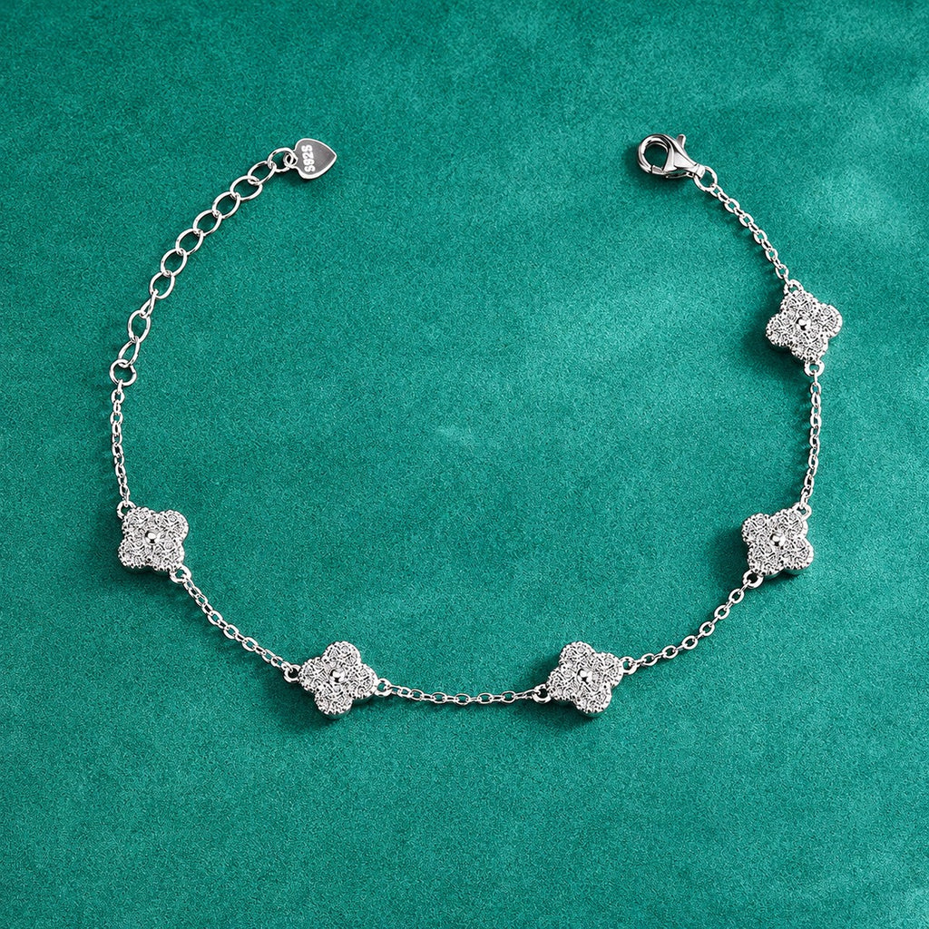 Five-Clover Round Moissanite Bracelet in Gold-Plated S925 sterling silver close-up bracelet detail view showing clasp and motif