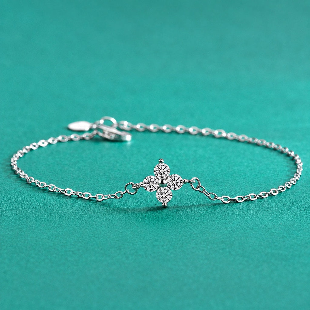 Clover Round Moissanite Charm Bracelet in Gold-Plated S925 sterling silver close-up bracelet detail view showing clasp and motif