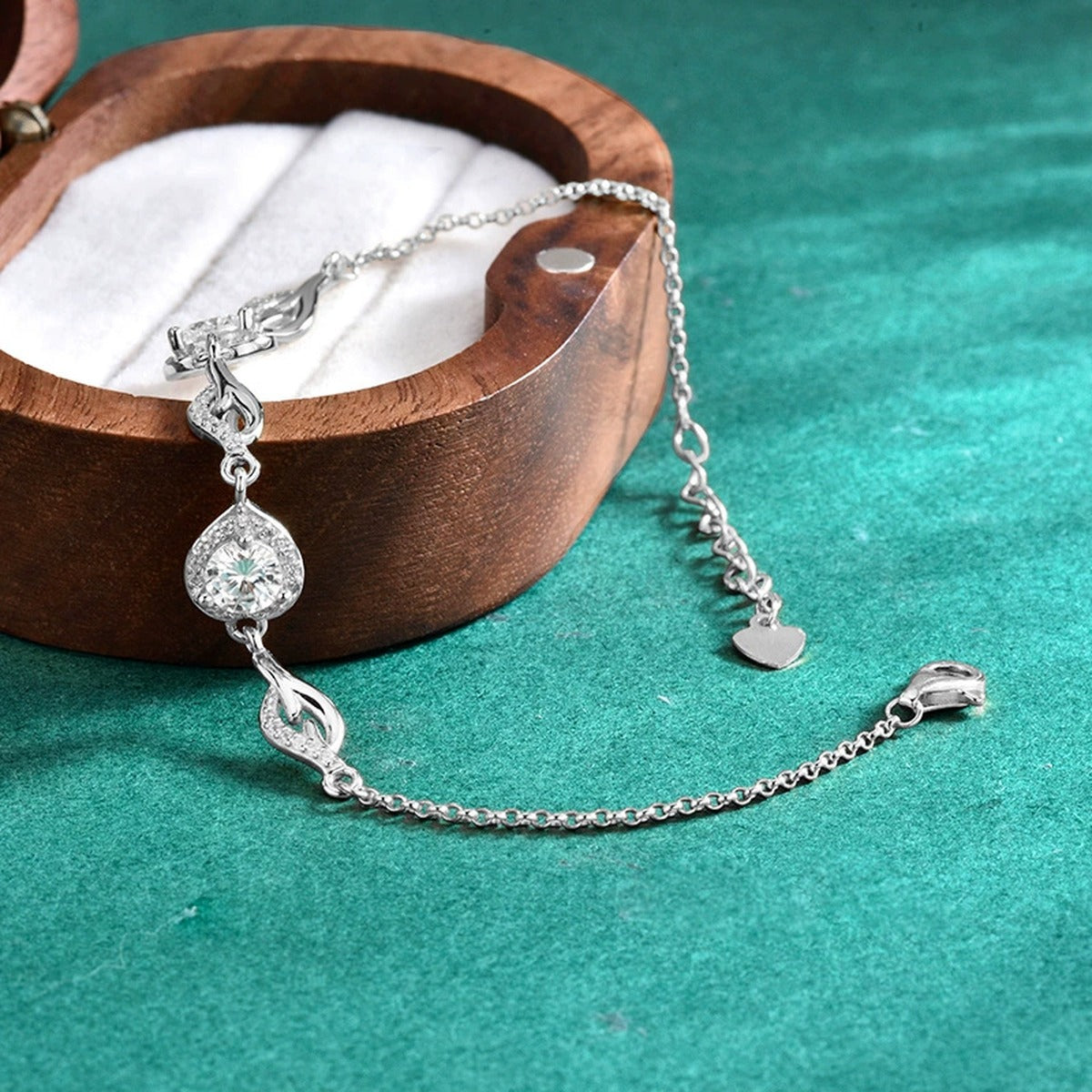 Heart and Butterfly Round Moissanite Bracelet with CZ in Gold-Plated S925 sterling silver additional product photo showing finish and setting