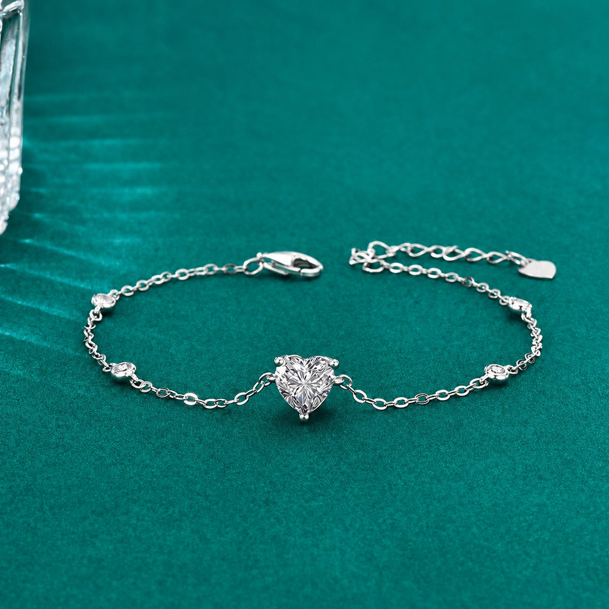Heart-Cut Moissanite Charm Bracelet with CZ in Gold-Plated S925 sterling silver close-up bracelet detail view showing clasp and motif